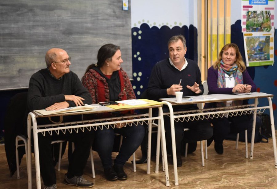 FOTO CP// FAE./ Un momento del acto llevado a cabo en la Escuela Angela de la Casa.