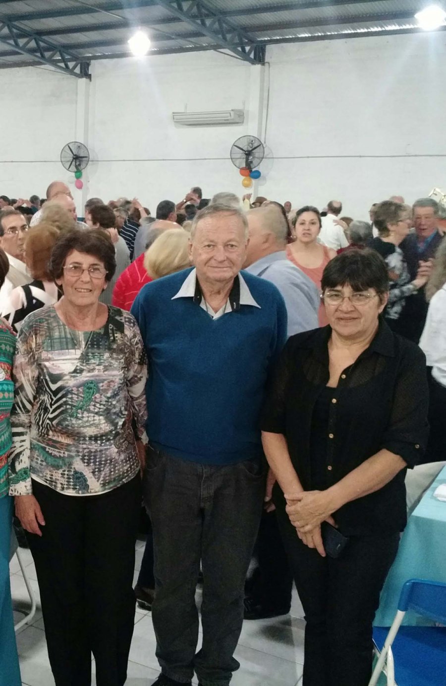 FOTO LA OPINION AUTORIDADES. Eusebio Vegetti, presidente del Club; su esposa, Norma Paredes (izq.) y la vicepresidente, Mar&iacute;a Cristina Arg&uuml;ello (der.).