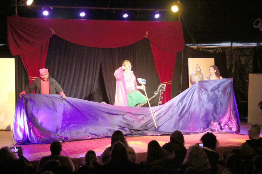 FOTO J. BARRERA// INTERNACIONAL VAMOS A MARTE./ Los protagonistas en plena acción. ACROBATA ./ Tristana Muraro en estupendo show.
