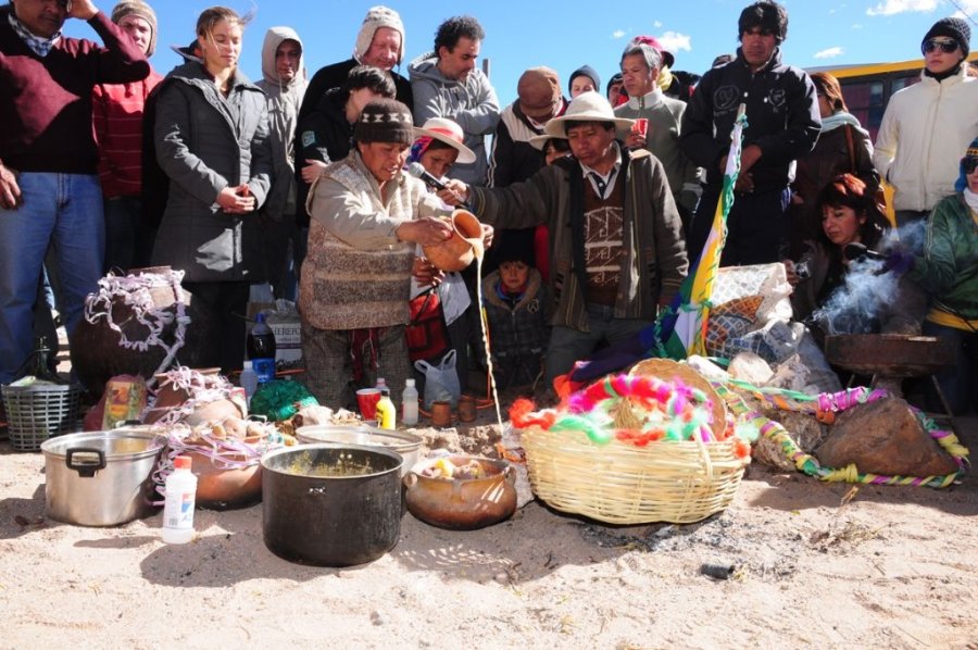SAN ANTONIO DE LOS COBRES./ Rituales en la Fiesta de la Pachamama.