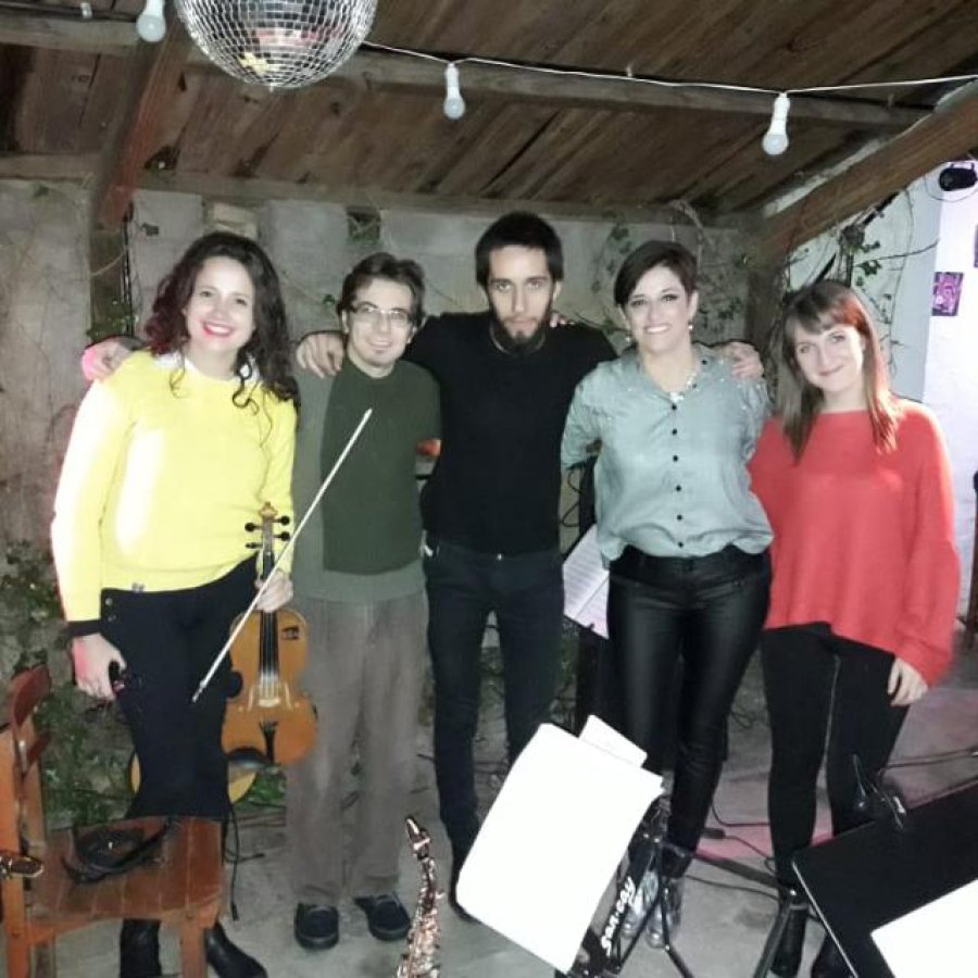 FOTO PRENSA LASSERRE// MUSICA EN COLORES./ Perla Far&iacute;as se presentar&aacute; el viernes.