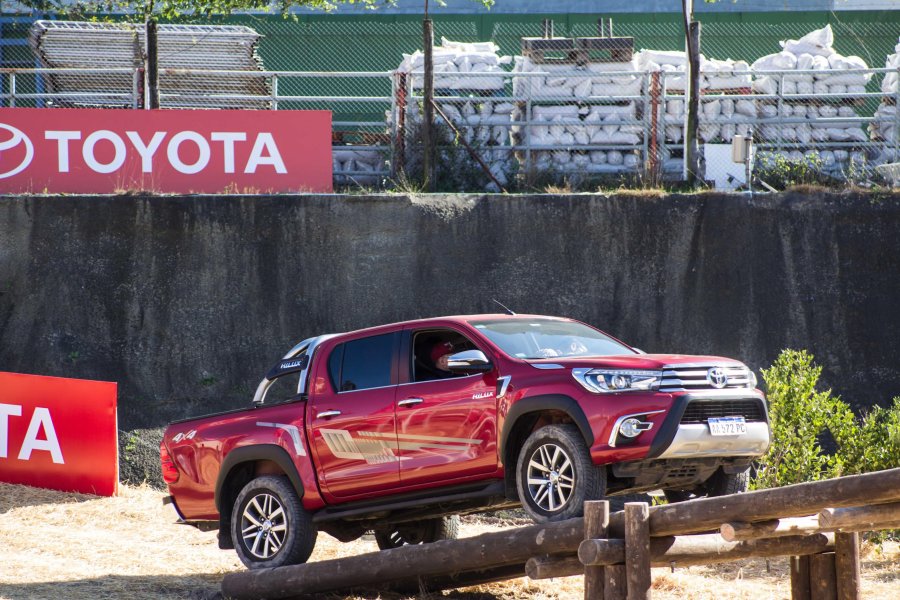 FOTO TOYOTA HILUX./ Líder del segmento.