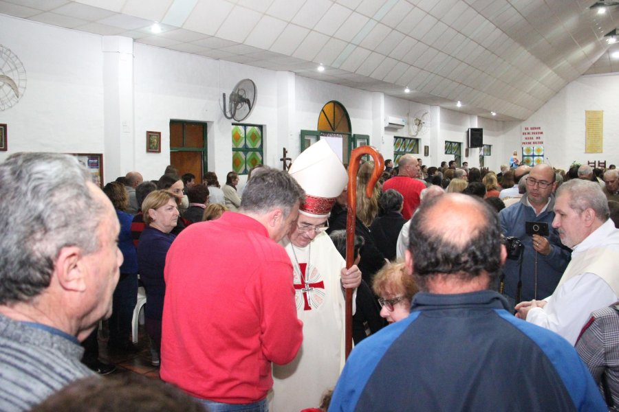 FOTO J. BARRERA &iquest;DE QUE HABLARAN? El intendente Castellano y el obispo Fern&aacute;ndez ayer en el templo de san Cayetano.
