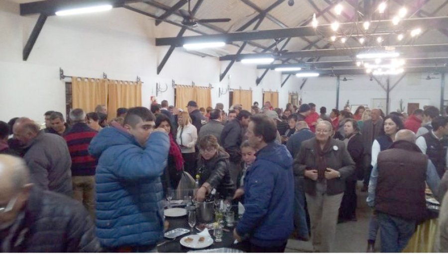 FOTO SRR BRINDIS./ Con expositores, auspiciantes y jurados.