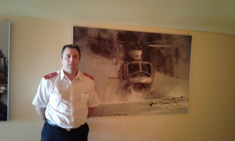 Arquitectos de profesión, bombero de vocación.