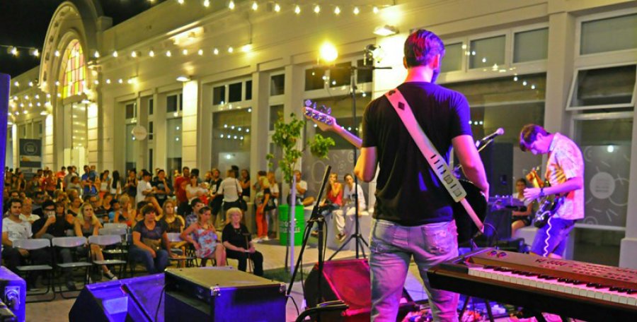 FOTO CP// MUSICA EN CARCABUEY./ El c&eacute;ntrico pasaje volver&aacute; a poblarse de m&uacute;sica y colorido.