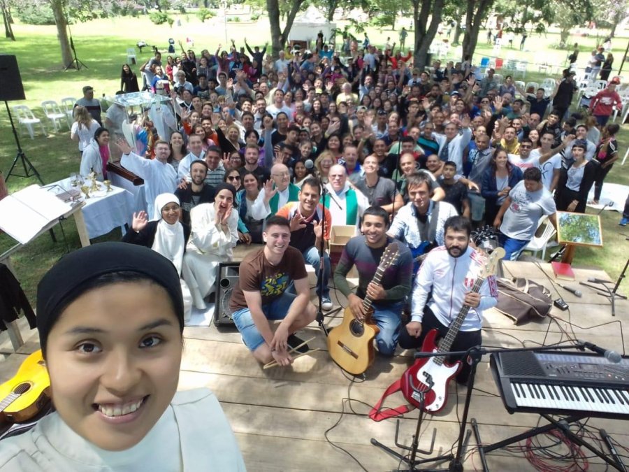 FOTO PRENSA ASOCIACION// ACAMPADA./El numeroso grupo que particip&oacute; de la experiencia.