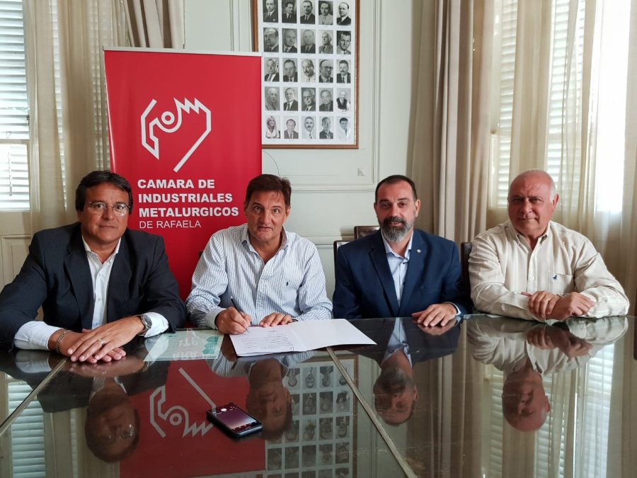 FOTO PRENSA SANCOR SALUD// CONVENIO.//Los representantes de ambas partes durante la ceremonia en la que qued&oacute; sellado el acuerdo.