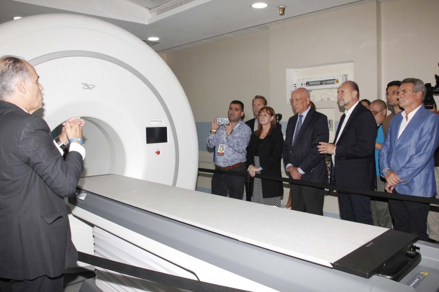 FOTO F. MELCHIORI// COS./ Con su inauguraci&oacute;n se dio un gran paso para combatir el c&aacute;ncer.