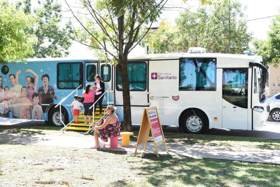 FOTO CP// OMNIBUS SANITARIO. Esta semana, se encuentra en el barrio Mart&iacute;n Fierro