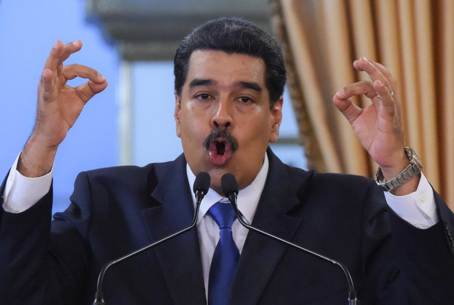 FOTO AFP MADURO. Lo atribuye a una "guerra el&eacute;ctrica".