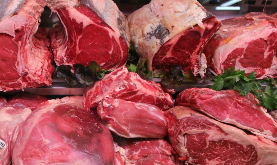 FOTO ARCHIVO CARNE. El interrogante se plantea, en cada compra, si proviene de un vacuno o de un caballo.