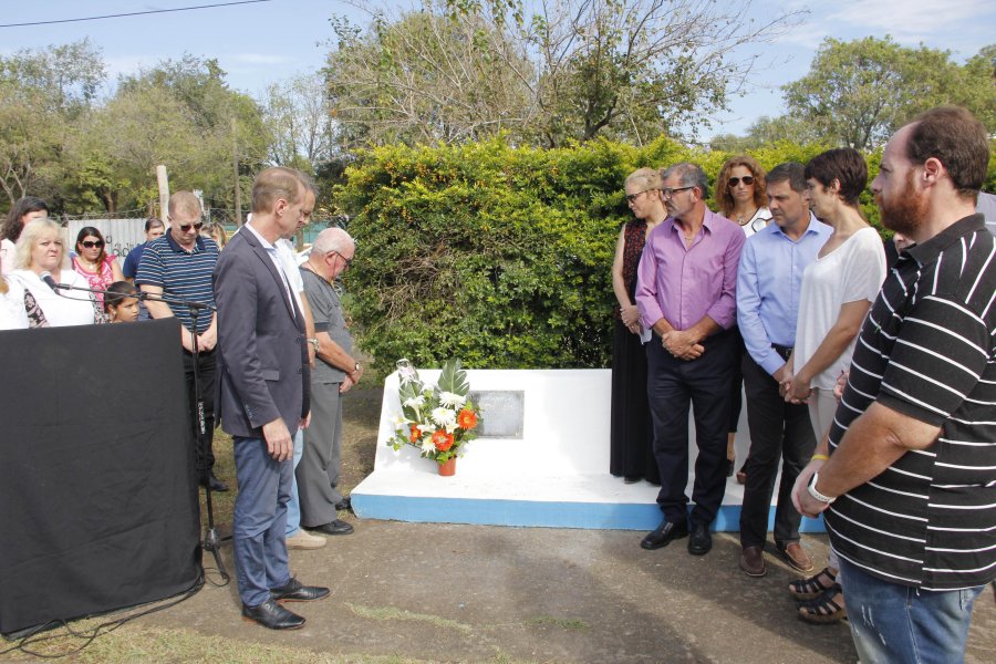 FOTO F. MELCHIORI// HOMENAJE./ Se cumpli&oacute; ayer por la ma&ntilde;ana en la Plaza Gesta de Malvinas.