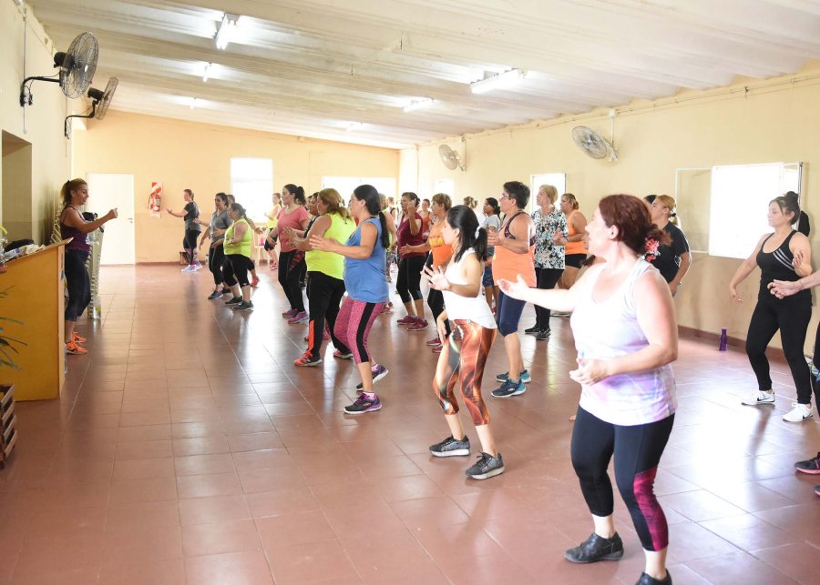 FOTO PRENSA MUNICIPAL A BAILAR. Los talleres de distintos tipos de baile sobresalen en la oferta del programa.