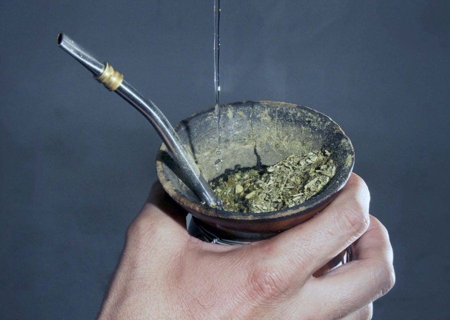 FOTO ARCHIVO// MATE./ Nuestra cl&aacute;sica infusi&oacute;n prevendr&iacute;a el desarrollo de la enfermedad de Parkinson.