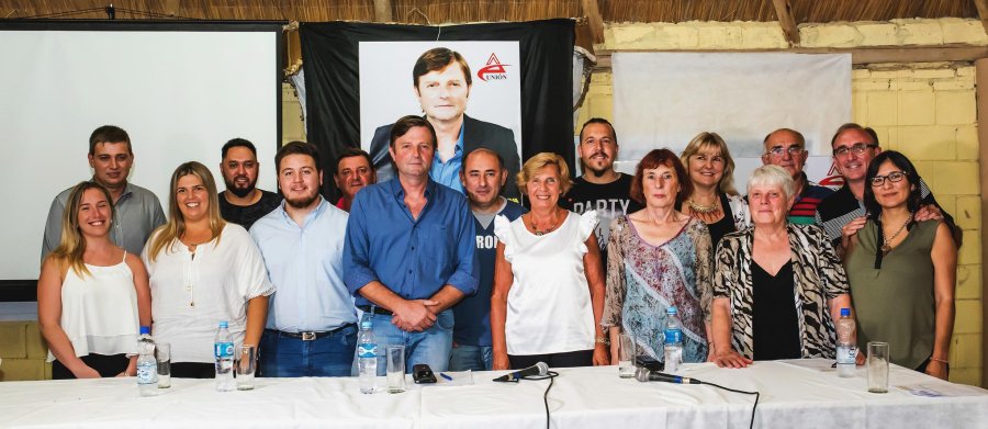 PRECANDIDATOS./Los integrantes de la lista junto a Fabio S&aacute;nchez.