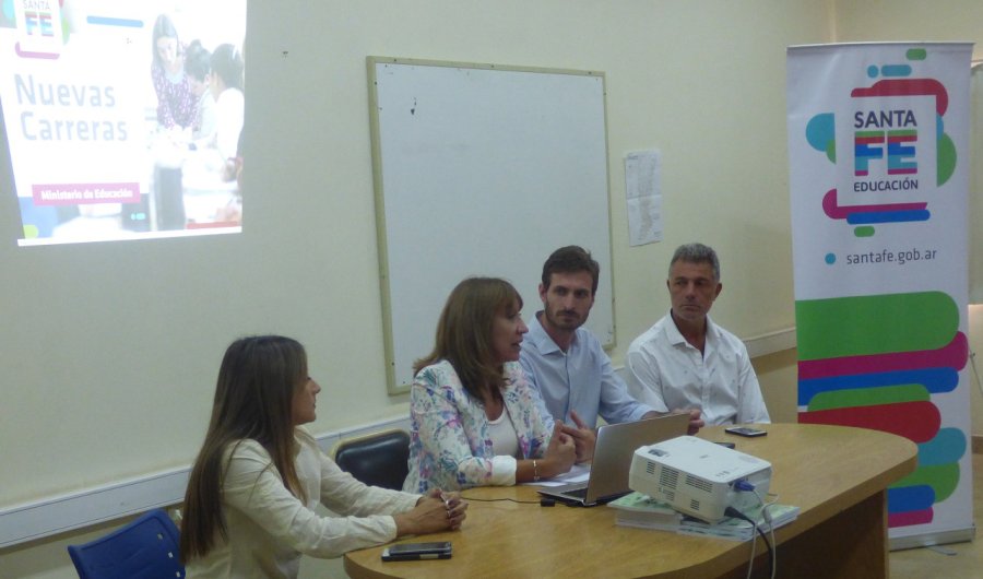 FOTO PRENSA OM// LANZAMIENTO./ Las autoridades presentando la nueva oferta educativa.