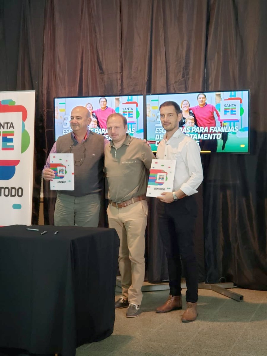 FOTO PRENSA COMUNA./ TALLER EMPRENDEDOR./ Vista general de la reciente realizaci&oacute;n. VIVIENDAS./ El acuerdo fue celebrado en Frontera.