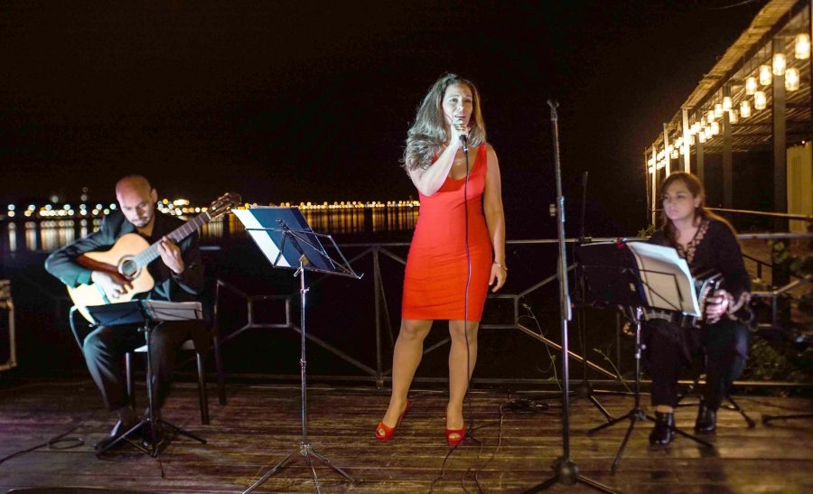 FOTO PRENSA TEATRO LASSERRE// PROPUESTA. Luciana Tourn&eacute; cantar&aacute; en el Lasserre.