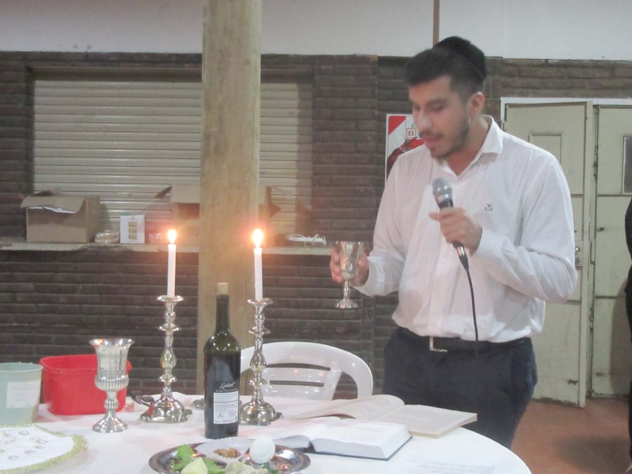 BENDICI&Oacute;N DE LOS RAMOS DE OLIVOS// En la Plaza San Mart&iacute;n. Padre Lucas Pessot. BENDICI&Oacute;N DEL VINO DE P&Eacute;SAJ.// Cantor Lit&uacute;rgico Joaqu&iacute;n Torres Karchevsky.