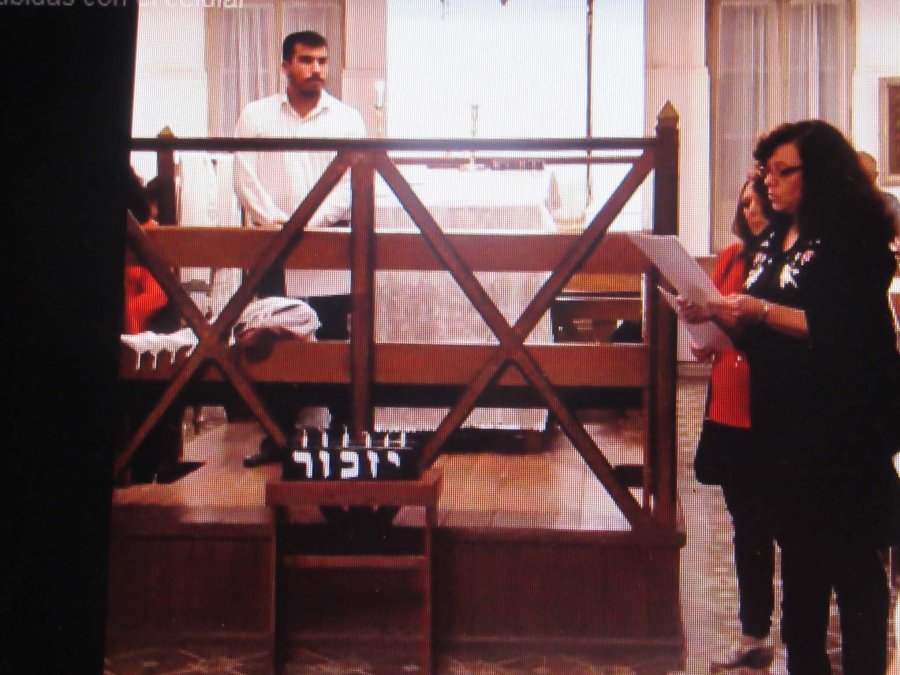 HOLOCAUSTO./ Un momento de la ceremonia de recordaci&oacute;n.