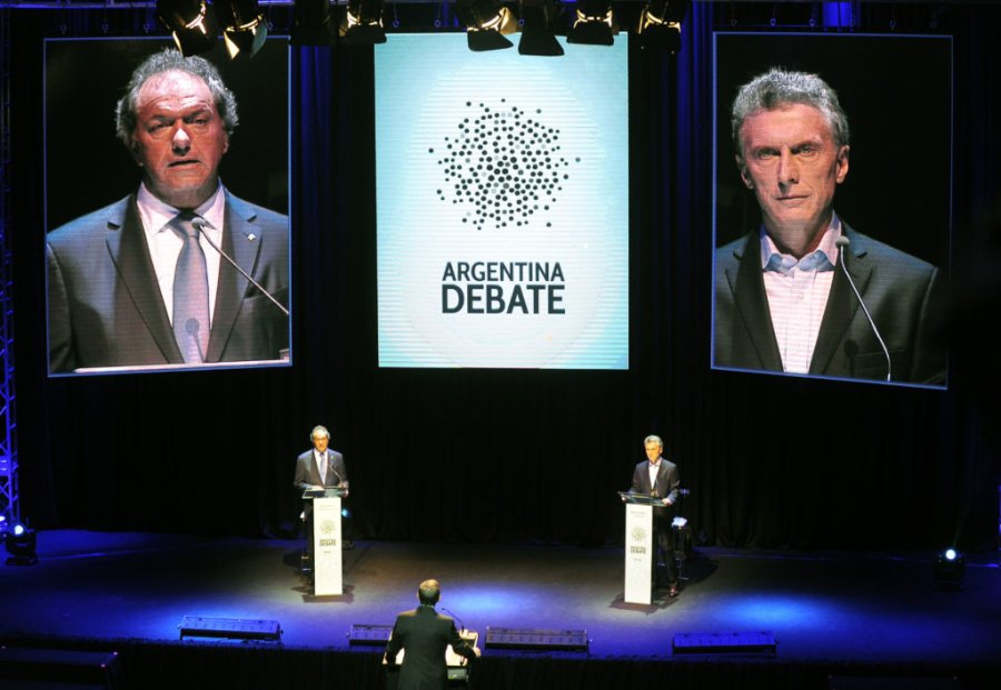 FOTO ARCHIVO  DUELO. Scioli y Macri, cuando debatieron durante la campaña presidencial de 2015.