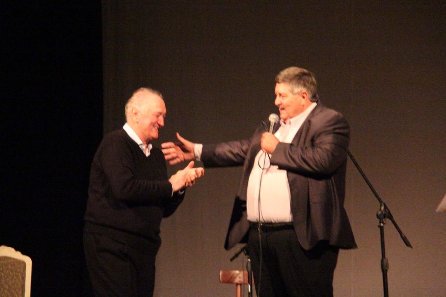 J. BARRERA// JUNTOS./ Juli&aacute;n y Popo en un momento culminante del espect&aacute;culo.