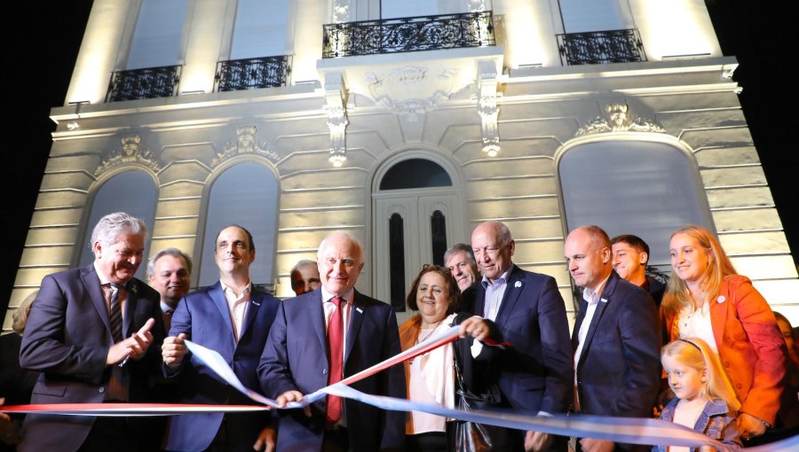FOTO SCS// INAUGURACION./ Las autoridades concretando el tradicional corte de cintas.