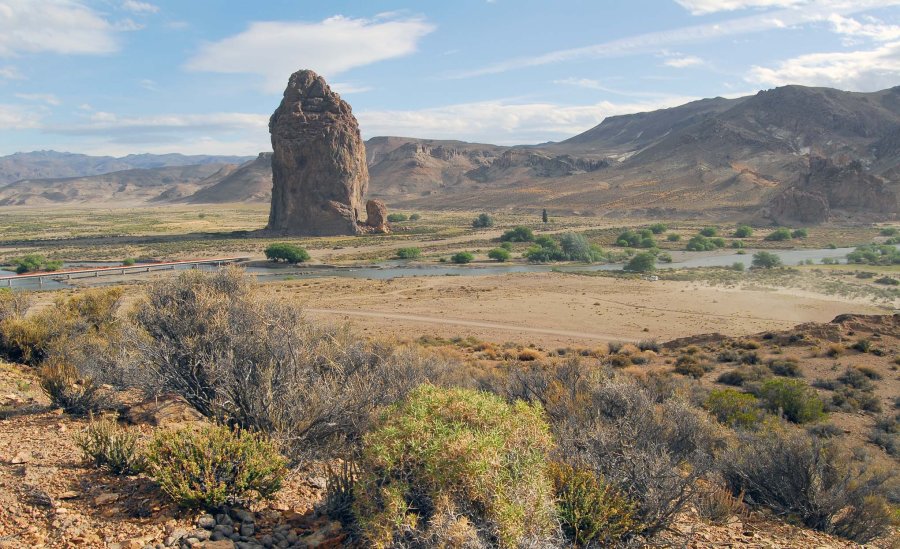PRENSA SEC. DE TURISMO// PIEDRA PARADA.//Gigantescas formaciones geol&oacute;gicas son la identidad de la estepa patag&oacute;nica.