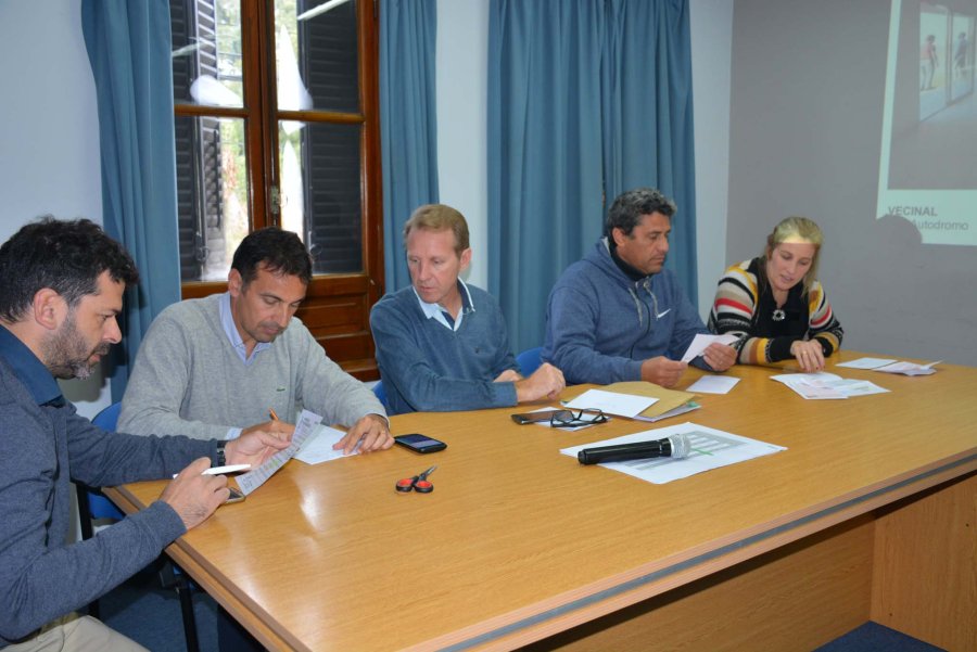 FOTO COMUNICACION// APERTURA DE LA LICITACION./ Tuvo lugar ayer por la ma&ntilde;ana en el Sal&oacute;n Azul del Edificio Municipal.