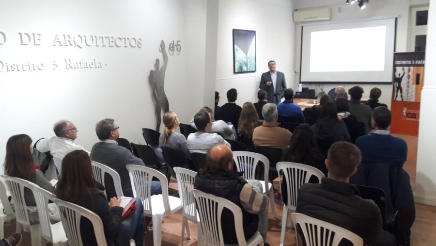 FOTO PRENSA UTN// TALLER./ Vista general de la reciente realizaci&oacute;n.