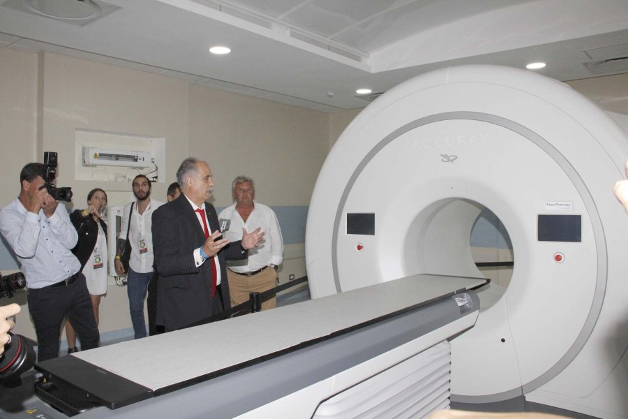 FOTO ARCHIVO// TOMOTHERAPY./ Imagen capturada en el d&iacute;a de la inauguraci&oacute;n.