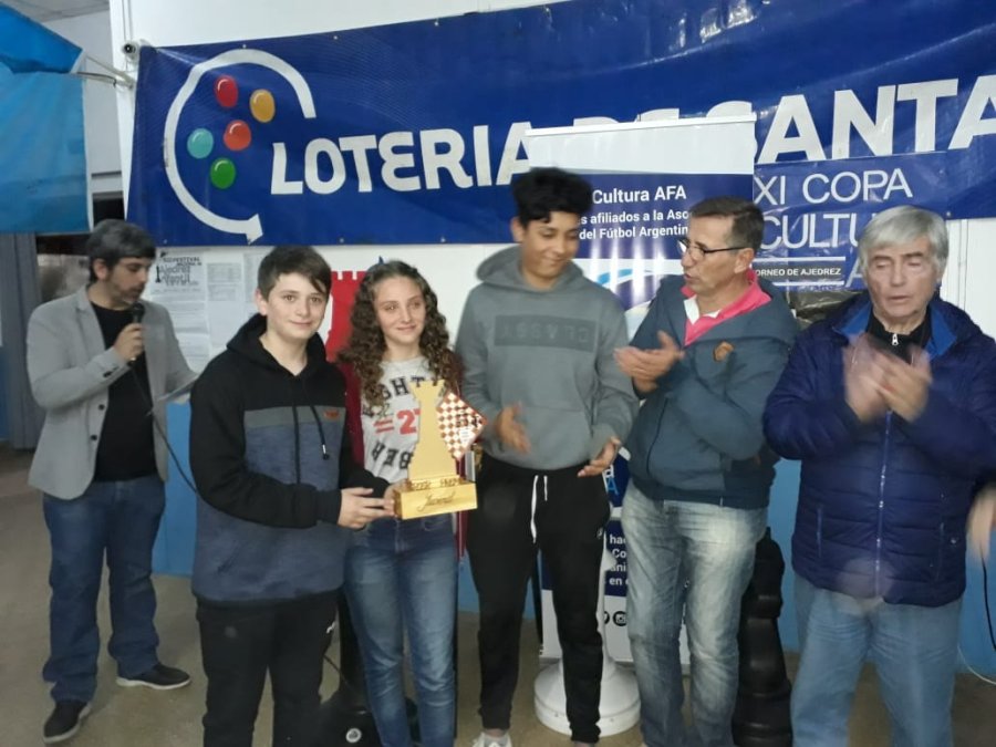 EN ATLETICO// AJEDRECISTAS./ Los sunchalenses que accedieron al podio.