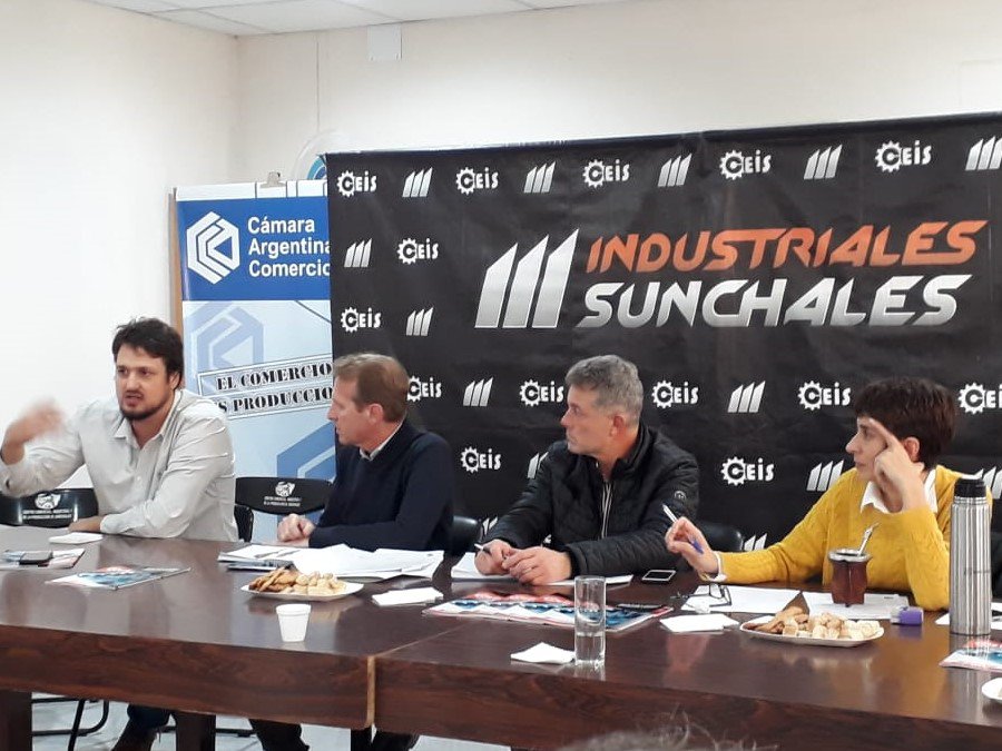 FOTO PRENSA CEIS// CON EL FRENTE./ Leandro Collino, Gonzalo Toselli, Omar Mart&iacute;nez y Andrea Ochat.