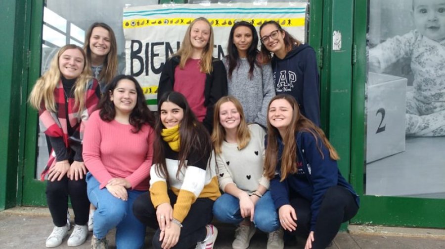 FOTO PRENSA MUNICIPAL DE VISITA. Recibieron a cuatro alumnas de la mencionada ciudad italiana que realizar&aacute;n un intercambio estudiantil durante cinco semanas.