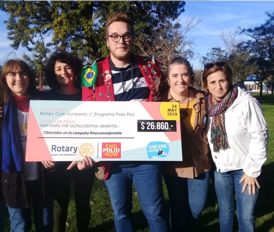 JEREMIE OUELLET//Entrega aporte para su campa&ntilde;a Polio Plus