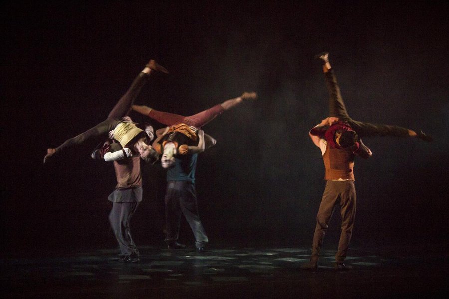 FOTO CP// SEMINARIO// Imagen de la propuesta Acrobacia en escena.