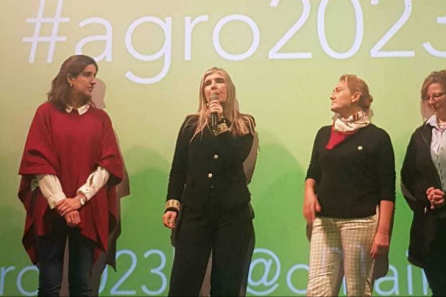 FOTO INTERNET DETALLES. Los brindó Graciela Picchi, en interesante disertación.   FOTO INTERNET CONECTIVIDAD RURAL. Una mejora aportaría ingreso extra de US$ 3.000 millones.