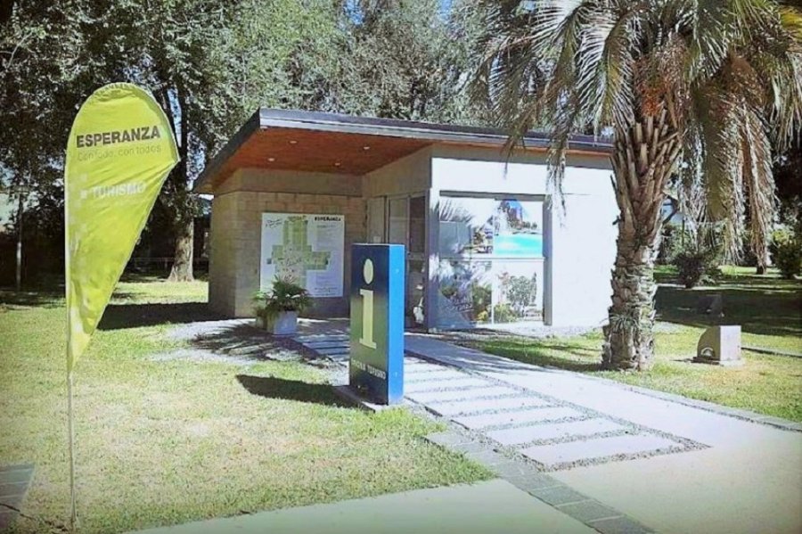 FOTO PRENSA MUNICIPALIDAD// OFICINA DE TURISMO./Brinda informes y orienta al visitante.