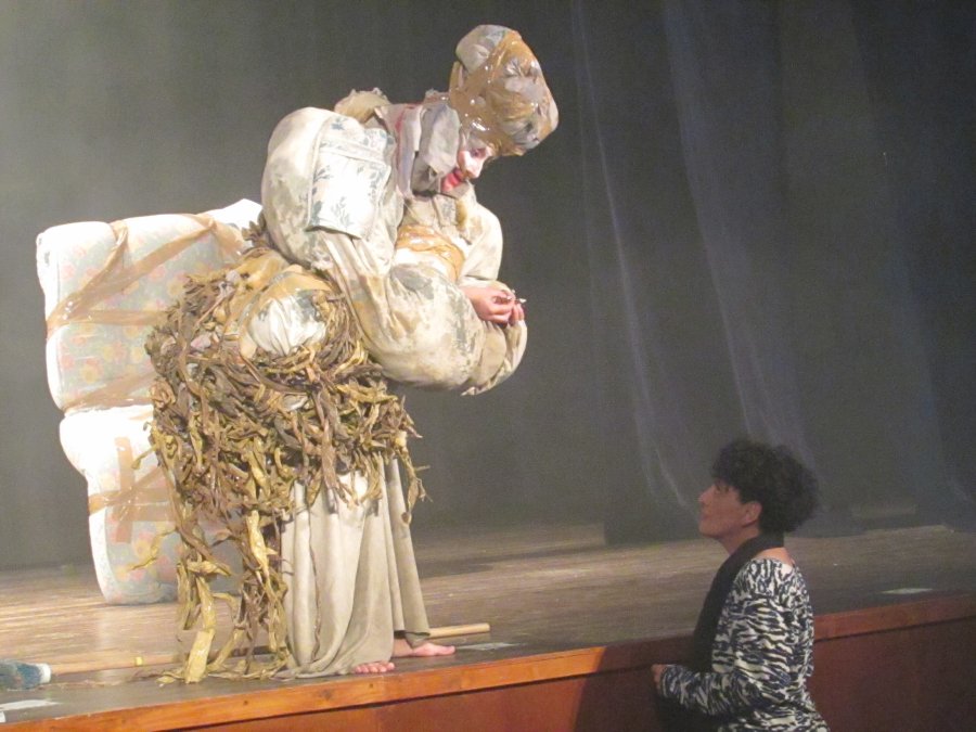 FOTO PRENSA MUNICIPALIDAD// BUFON.// Una de las escenas de la celebrada puesta.