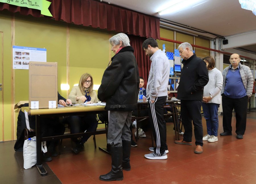 FOTO NA ELECCIONES. Ni los encuestadores vieron venir un triunfo tan amplio de los Fernández.