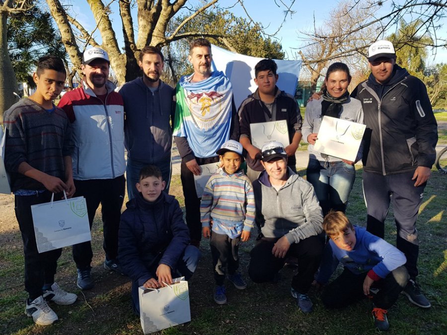 FOTO PRENSA COMUNA// LANZAMIENTO/ Momentos en que fue dada a conocer la edición 2019. TORNEO DE BOLITAS// Los vencedores en las distintas categorías junto al titular comunal.