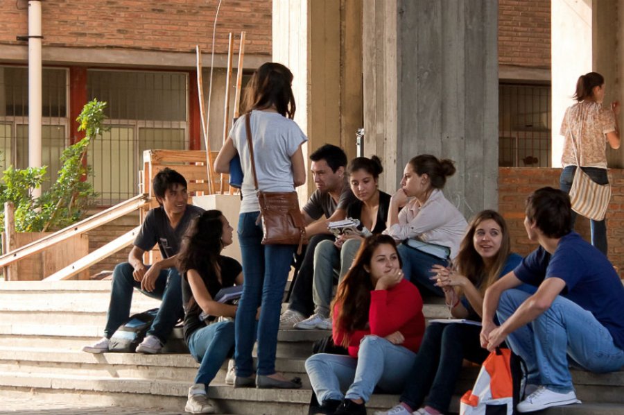 FOTO PRENSA UNL DECISION. Los estudiantes se beneficiar&aacute;n con el aumento de las becas.