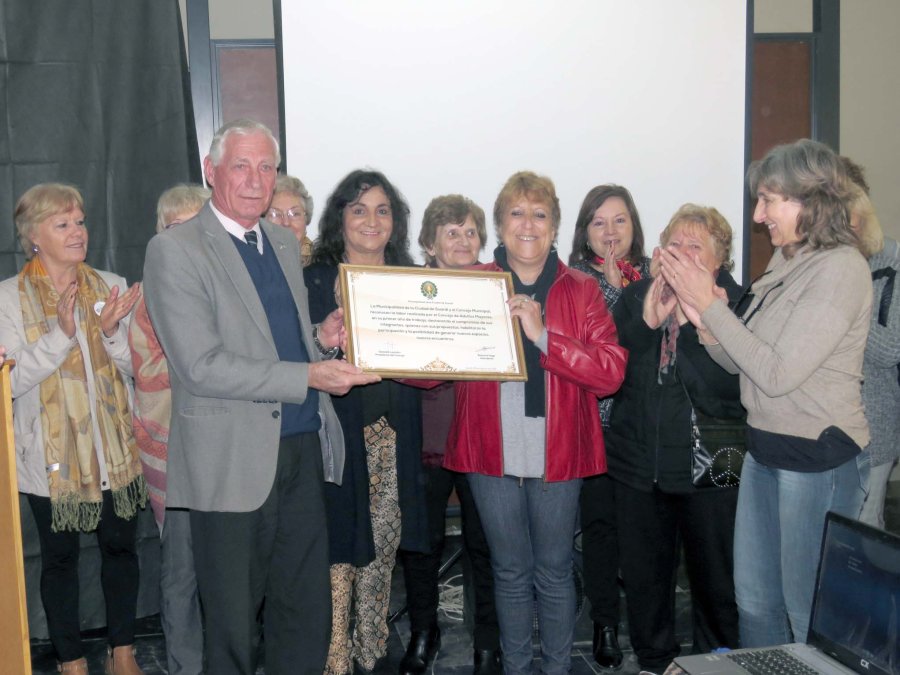 FOTO PRENSA MUNICIPALIDAD// RECONOCIMIENTO./ Fue entregado en una ceremonia ayer por la ma&ntilde;ana.