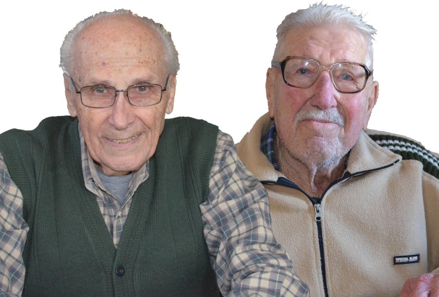 FOTO PRENSA COMUNA// SOCIOS FUNDADORES //Amilcar Albertinazzi y Am&eacute;rico Mondino que estar&aacute;n para recibir su reconocimiento. EQUIPO DE 1958./  Integrantes que estar&aacute;n en la fiesta Jos&eacute; A. Sola; Wilmer Albertinazzi; Rogelio Mariotti; Amilcar Albertinaz