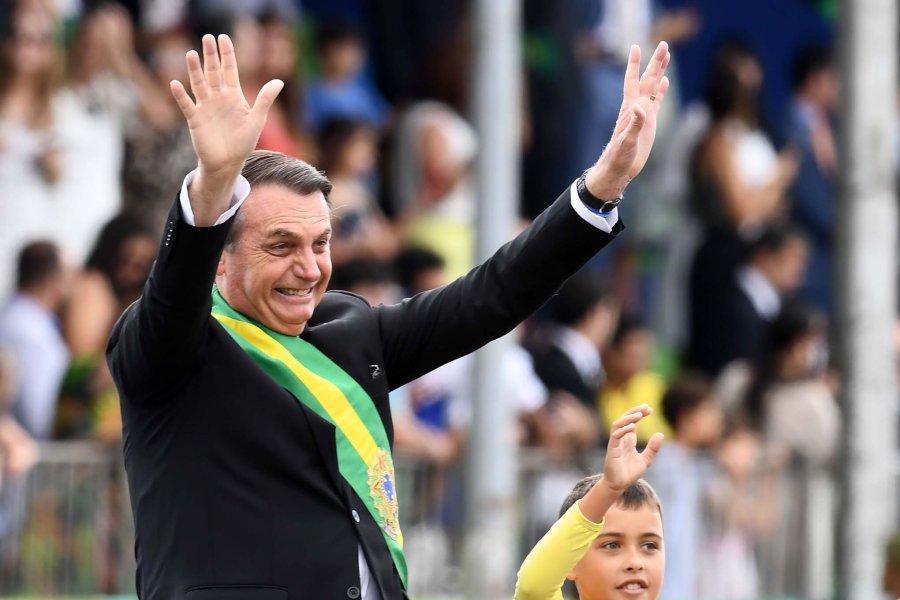 FOTO AFP-NA BOLSONARO. Durante el desfile militar.