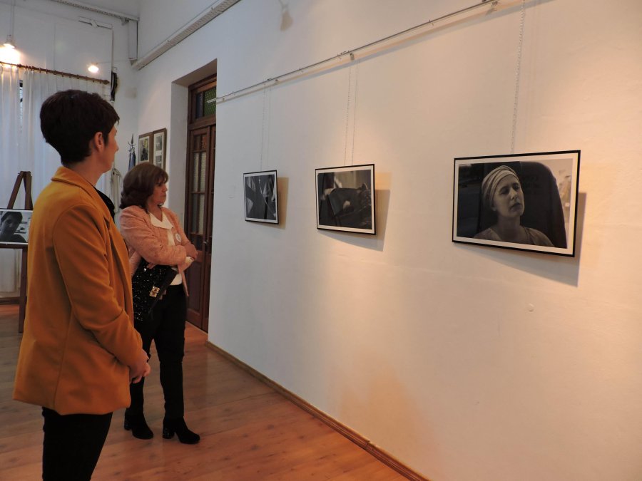 FOTO PRENSA CONCEJO// APERTURA./ La titular del cuerpo, Andrea Ochat, en la jornada inaugural de la muestra.