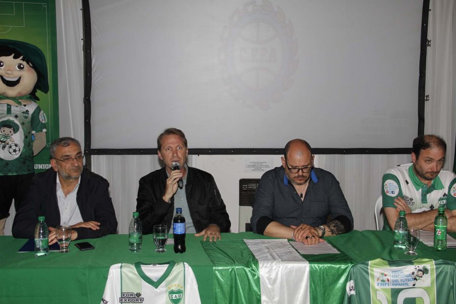 FOTO F. MELCHIORI// LANZAMIENTO./ Un instante de la presentaci&oacute;n oficial de la FNFI.