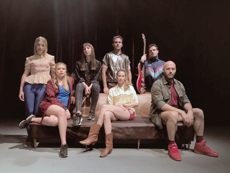 FOTO PRENSA LA MASCARA// ELENCO./ El grupo que dar&aacute; vida a la nueva propuesta teatral.