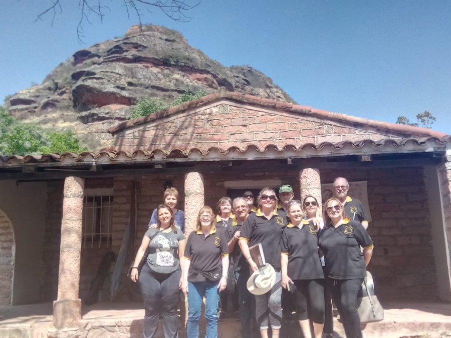 FOTO PRENSA CORAL TIEMPO// INTEGRANTES./ La agrupaci&oacute;n rafaelina que realiz&oacute; experiencia en las sierras cordobesas.